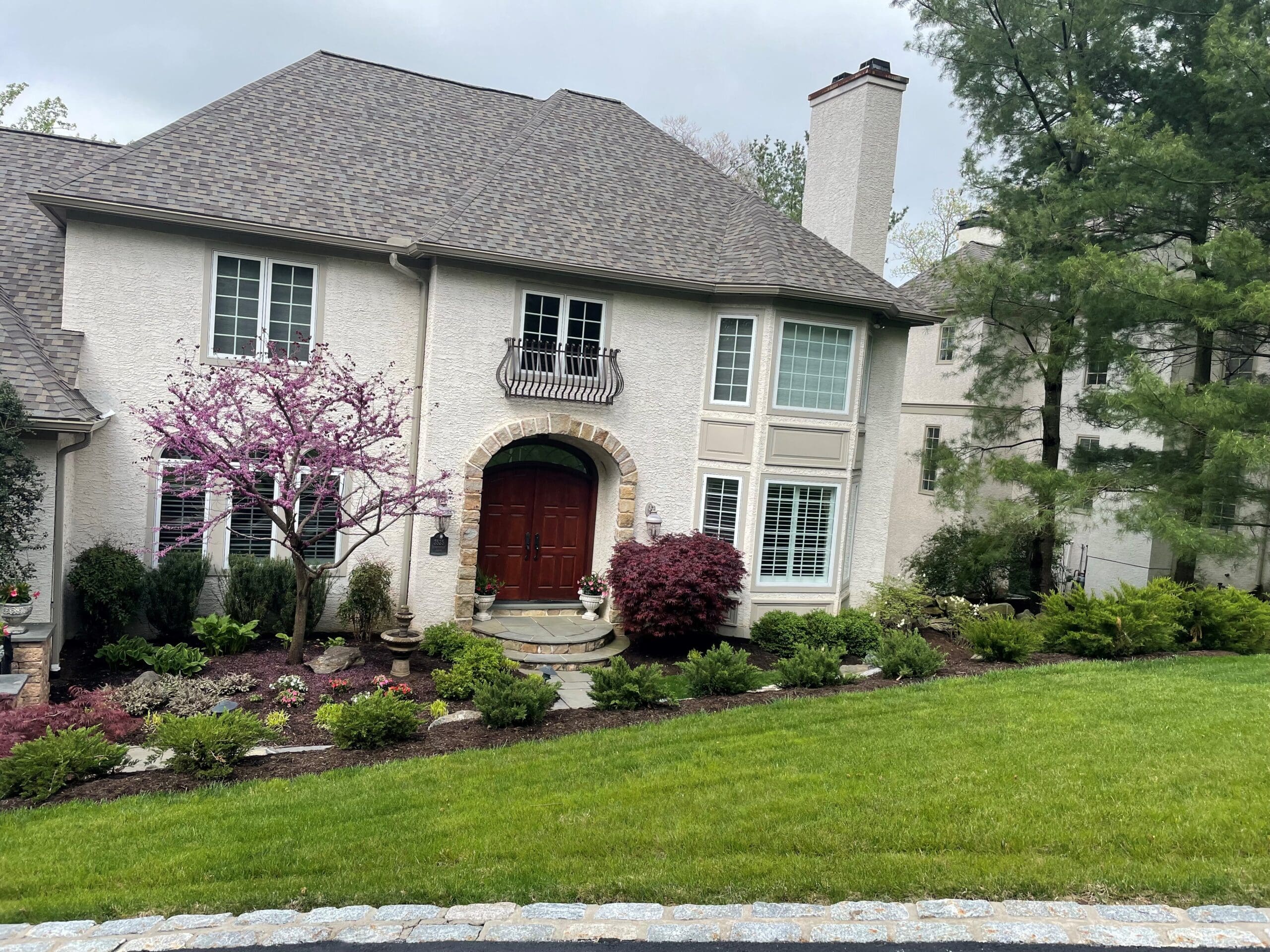 front-yard-gardens-house-in-back-round-2-scaled